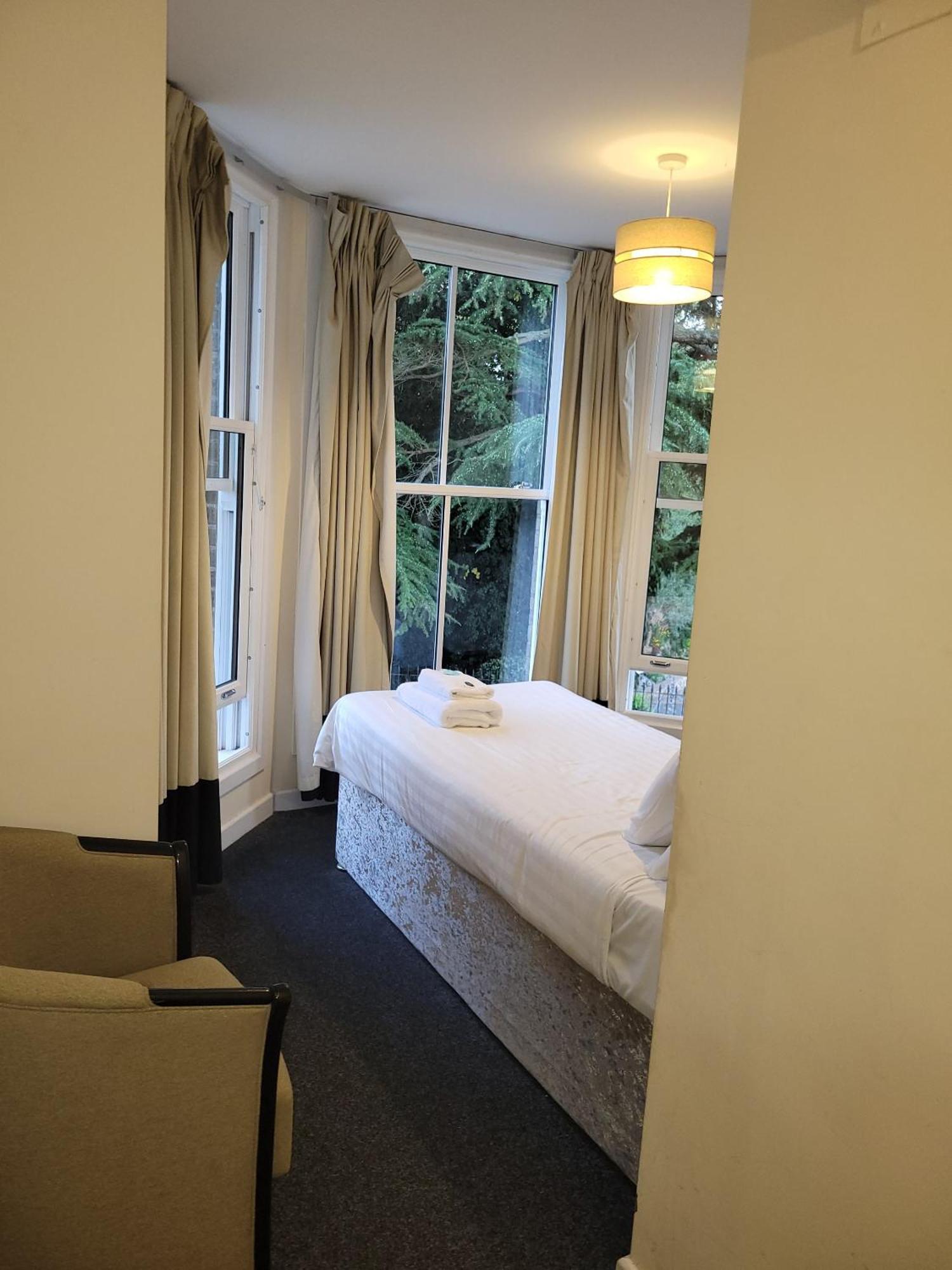 En-suite Single Room